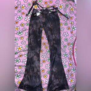 Current mood dolls kill flared leggings w faux thong